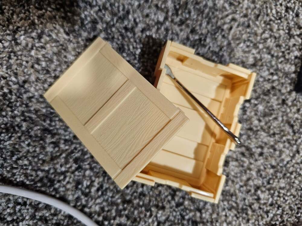 Zuru Mini Brands Masterpieces Crate and Crowbar Accessory